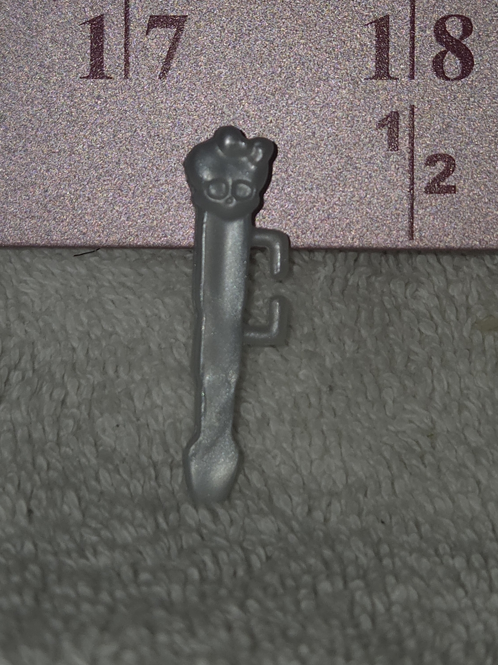Mattel Abbey Art Classs metallic gray doll accessory